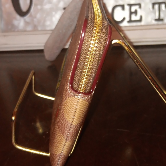 COACH NWT WITH STICKERS WRISTLET - Picture 5 of 13